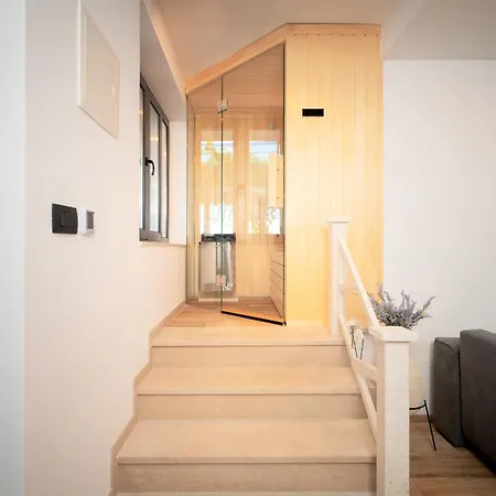 Lux & View - Sveta Nedjelja *